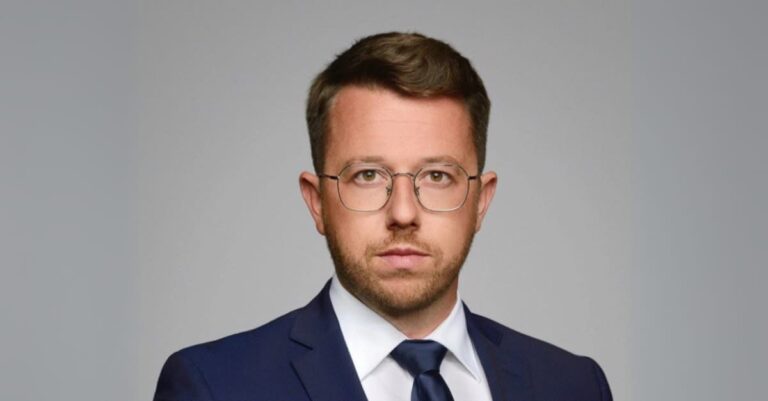 Avocatul Alex Dîlv revine în spațiul public: „Fără funcții, doar cu idei, inițiativă și sprijin real”