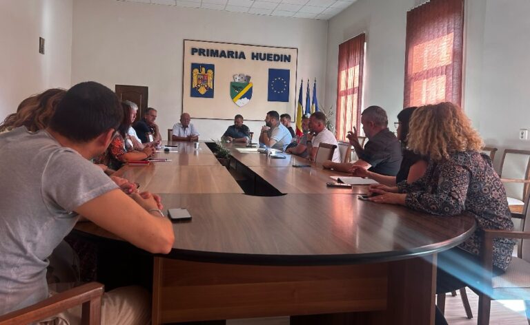 Primăria Huedin anunță începerea lucrărilor de modernizare la unitățile de învățământ din oraș