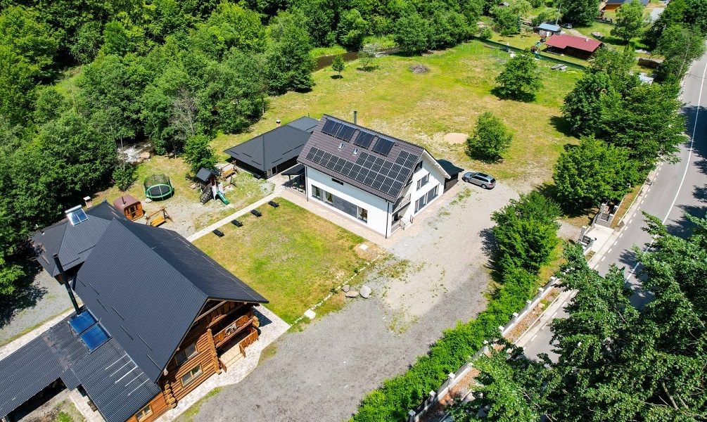 Escapadă la munte: Descoperă relaxarea autentică la Pensiunea Crăiasa Drăganului