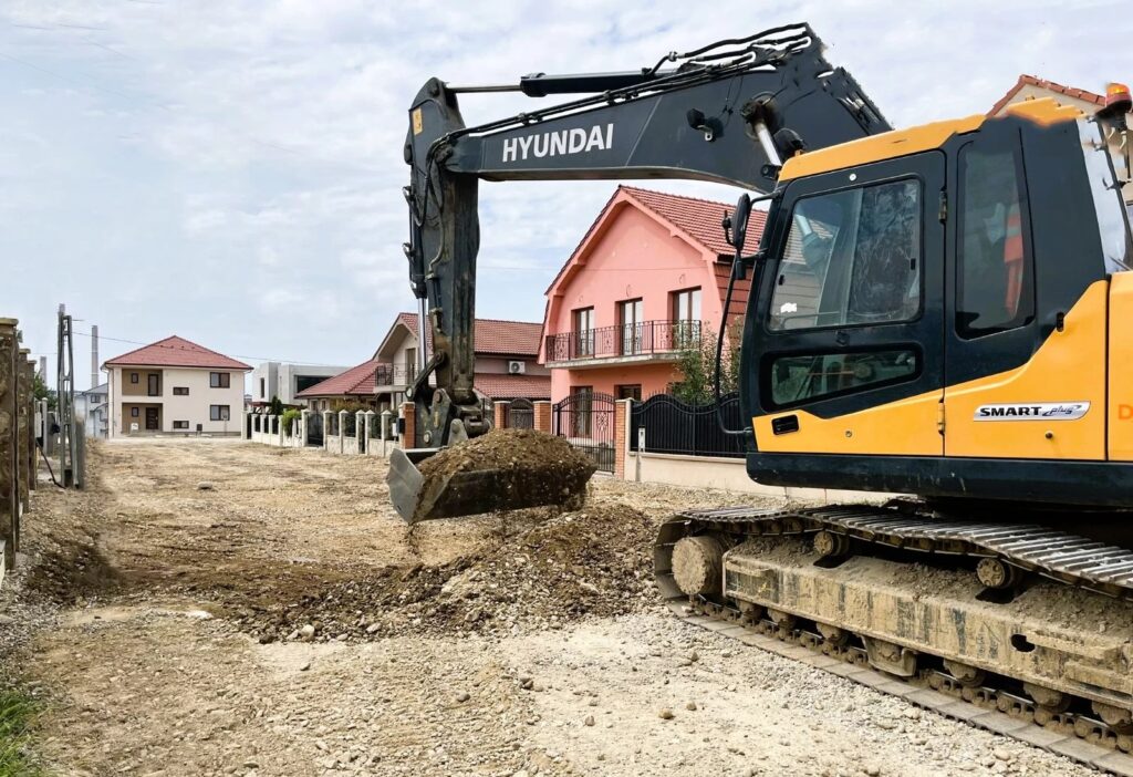 Zi și noapte în Oradea se lucrează: A început modernizarea străzii Bajor Andor din cartierul Oncea!