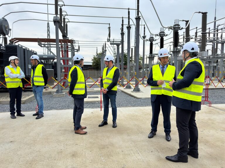S-a inaugurat stația electrică de transformare IRUM din Deva, un proiect esențial pentru modernizarea rețelei de distribuție a energiei electrice