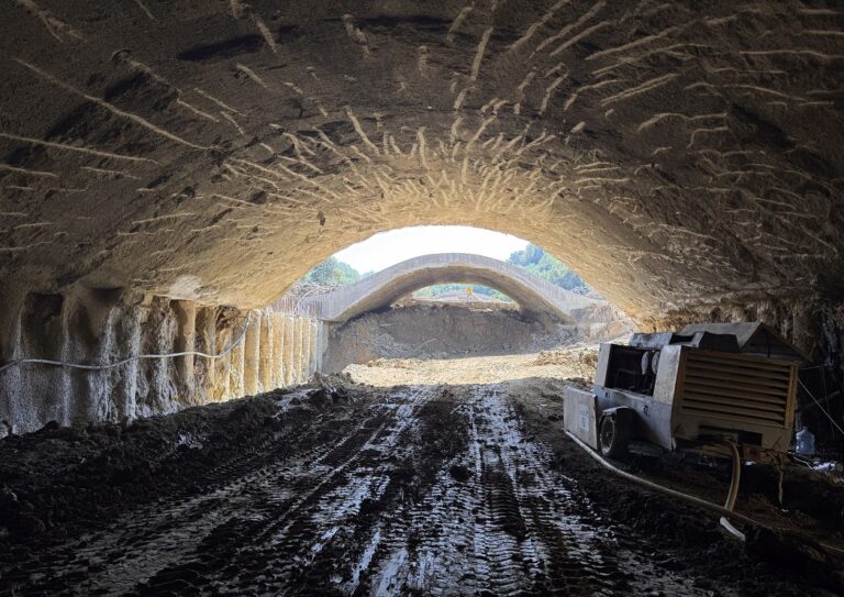 Progres important pe lotul de autostradă A1 Margina – Holdea: Străpungerea tunelurilor avansează!
