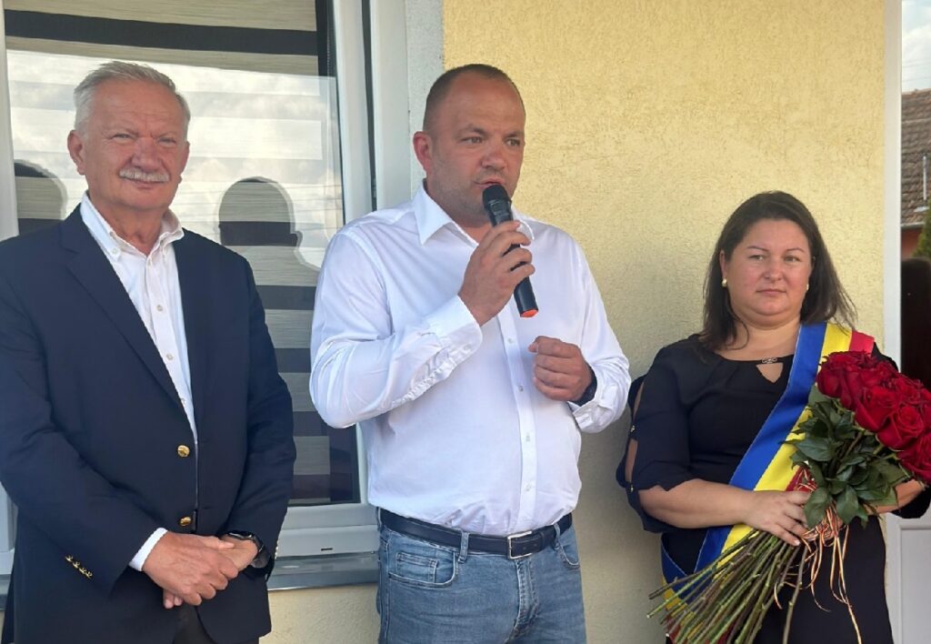 O nouă școală inaugurată la Șuncuiș, comuna Finiș. Senatorul Aurel Mohan: „Este un pas important pentru viitorul copiilor și al comunității”