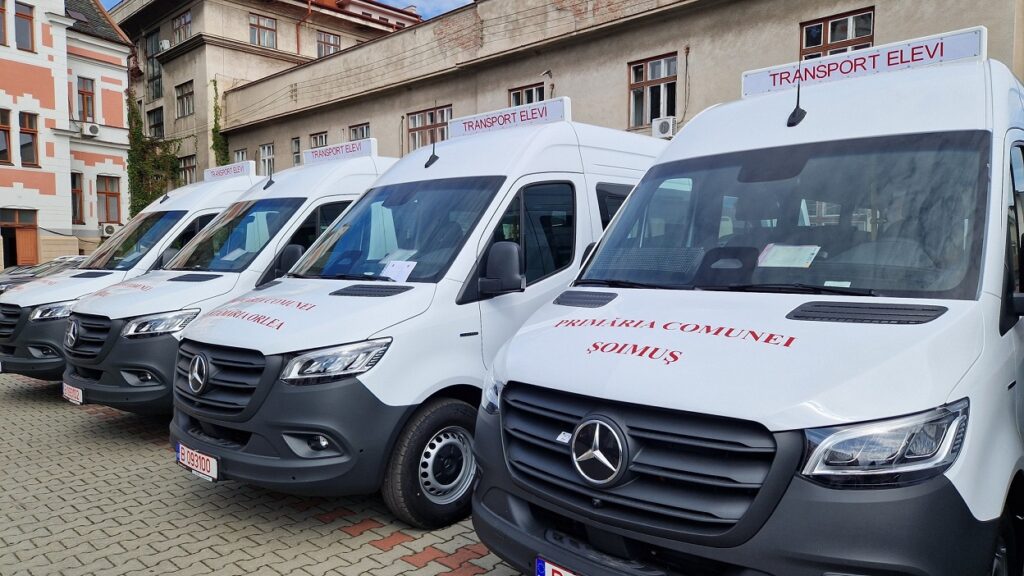 9 microbuze electrice pentru transportul elevilor au fost predate primăriilor din județul Hunedoara