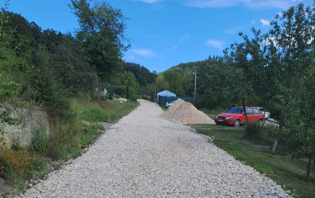 Au fost finalizate lucrările de reabilitare a mai multor drumuri de interes local din comuna Aghireșu