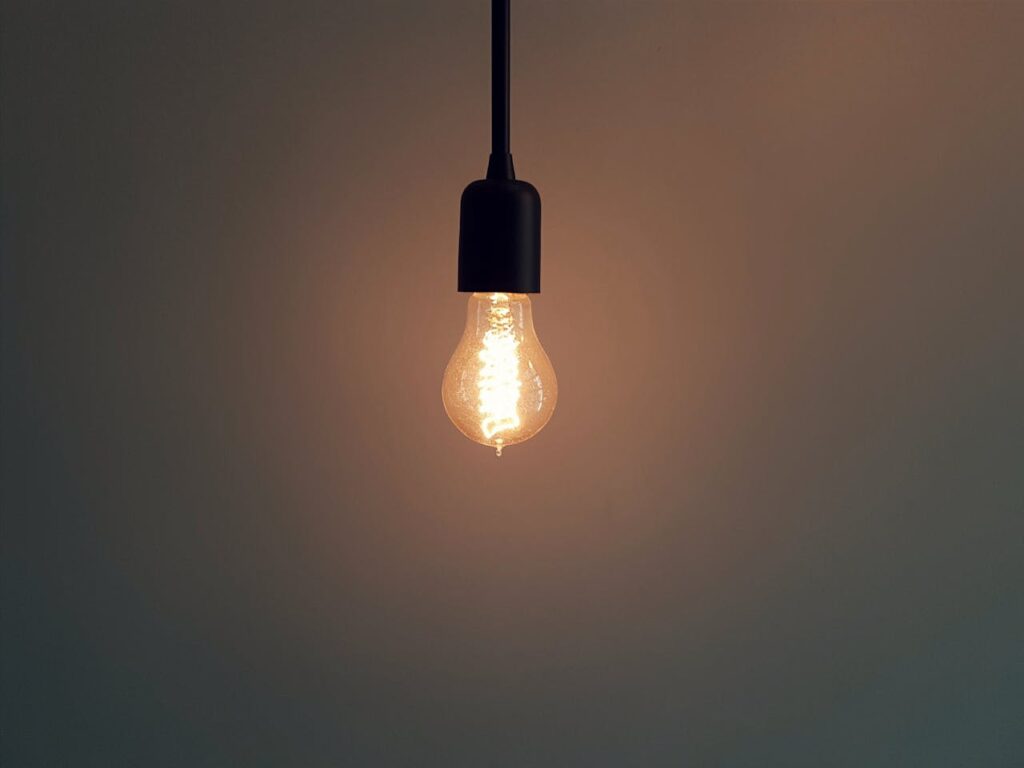 Întrerupere programată de curent electric în două sate din comuna Poieni