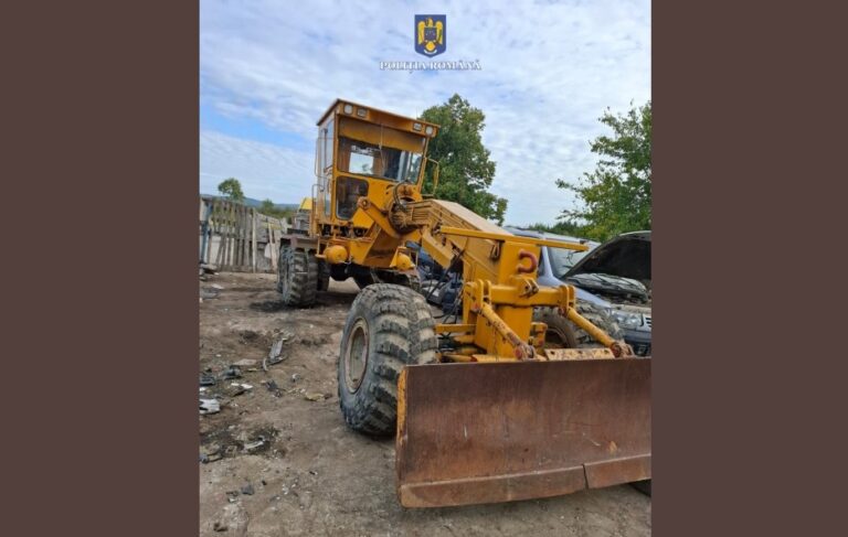 Autogreder furat și dus la fier vechi, descoperit de polițiștii din Hațeg