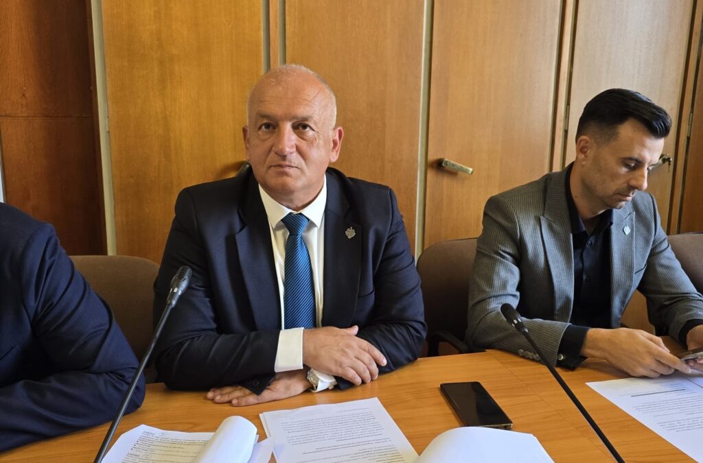 Senatorul Cristian Șipoș susține păstrarea unui nucleu românesc solid în sport: „Fără acest nucleu, echipa națională de fotbal se va goli de conținut!”