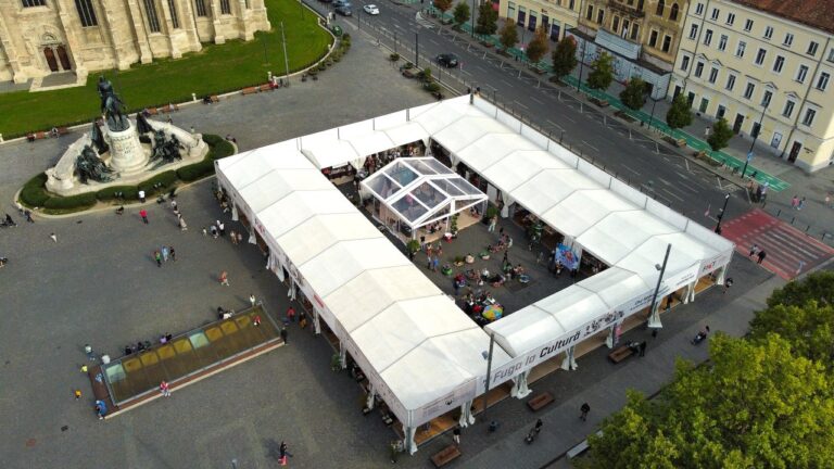 Cluj-Napoca devine capitala literaturii: începe Festivalul Internațional de Carte Transilvania 2025