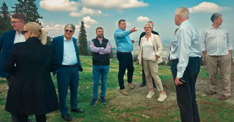 Săcuieu, viitoarea stațiune a masivului Vlădeasa: 10 milioane de euro pentru tiroliene, pârtie de schi, sanie de vară și o clădire multifuncțională