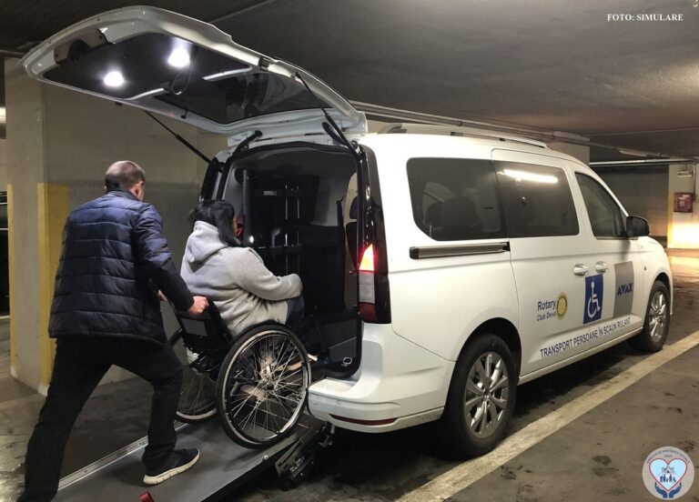 Serviciu gratuit de transport pentru persoanele cu dizabilități din Deva, asigurat de Direcția de Asistență Socială