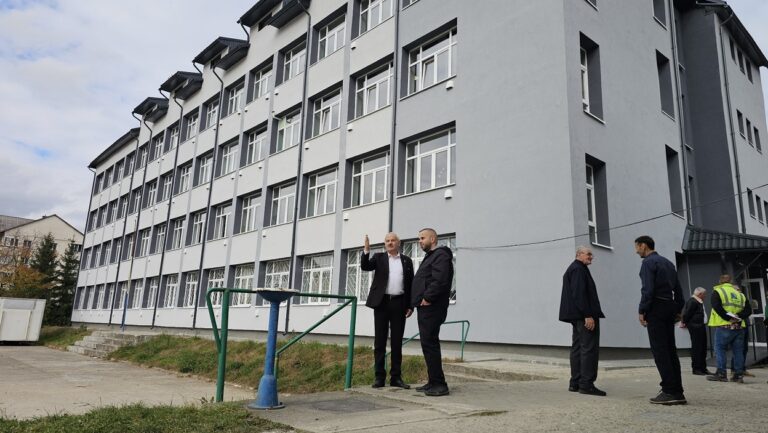 Radu Tuhuț: Am finalizat lucrările la creșterea eficienței energetice la Liceul Horea, Cloșca și Crișan din Abrud