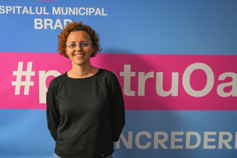 Doctorul Ioana Hrișcă revine acasă, la Spitalul Municipal Brad