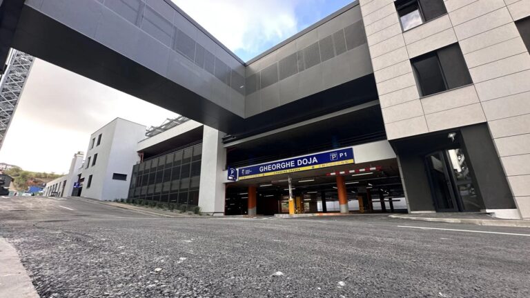 Se finalizează parcarea supraetajată cu 516 locuri de lângă Spital Județean de Urgență Bihor