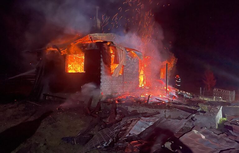 Un incendiu a distrus o cabană din Ciurila