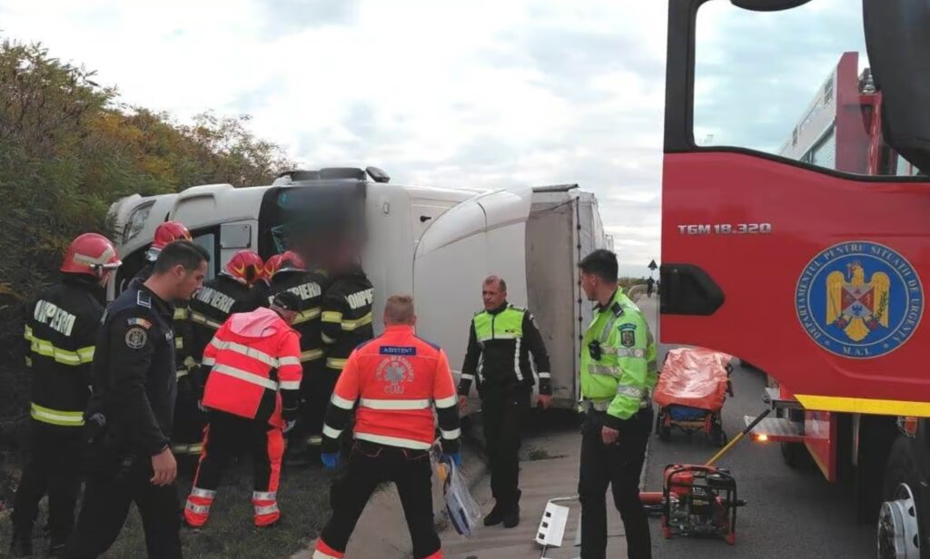 Accident grav pe autostrada A3, între Turda și Gilău: Un camion s-a răsturnat, șoferul a fost rănit!