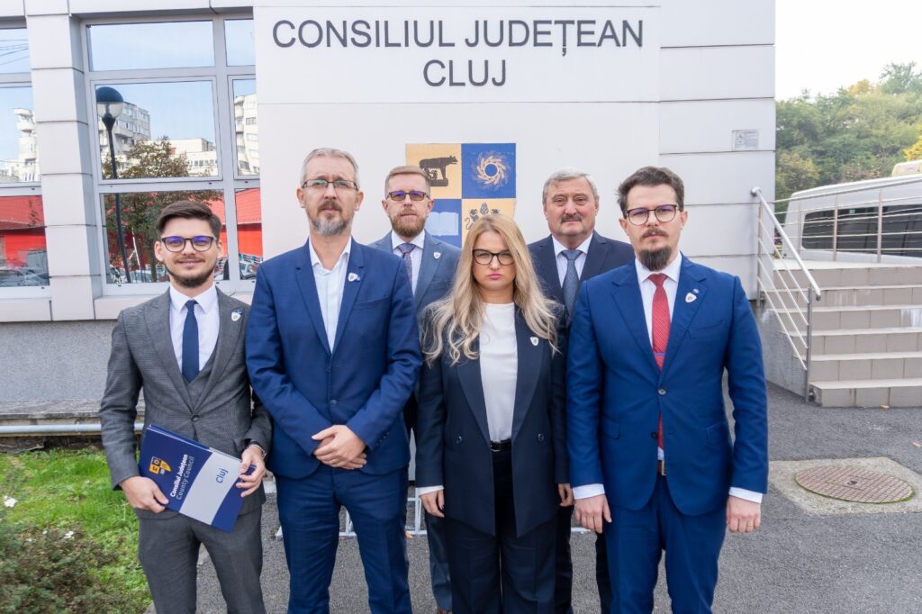 Consiliul Județean Cluj va instala sisteme GPS pe flota auto, la propunerea consilierilor USR