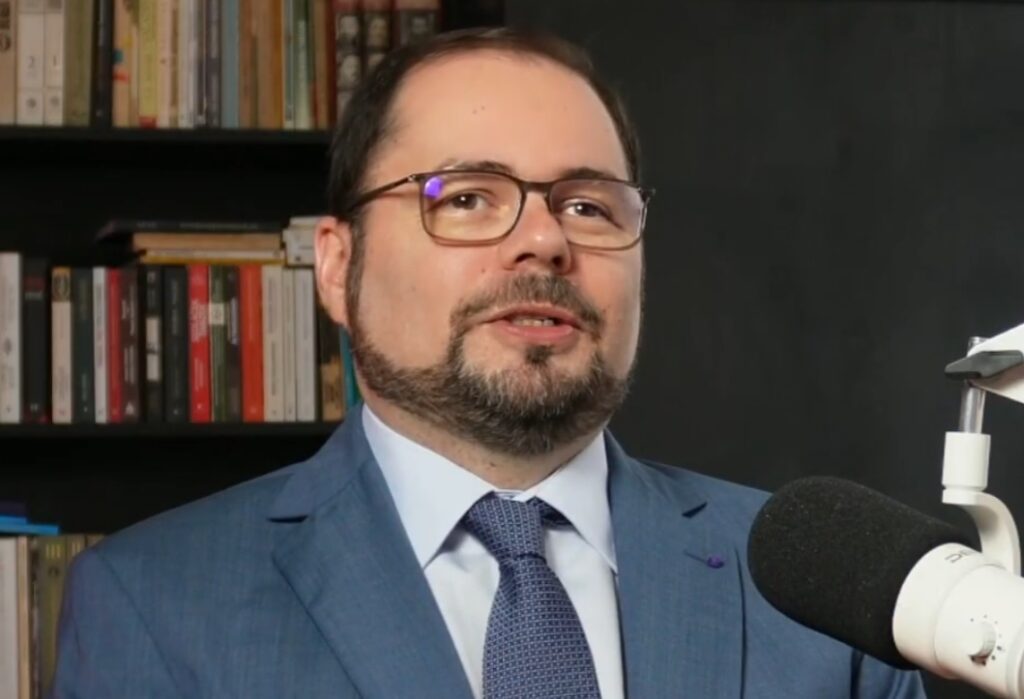 Profesorul Sergiu Mișcoiu ironizează declarațiile lui Grindeanu privind relația României cu SUA și îl trimite la Vanghelie