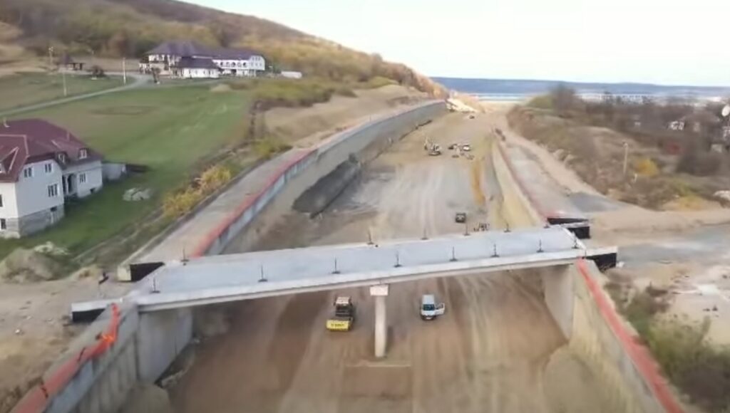 Avans semnificativ pe șantierul Autostrăzii Transilvania între Suplacu de Barcău și Chiribiș: Lucrările au ajuns la 63% !