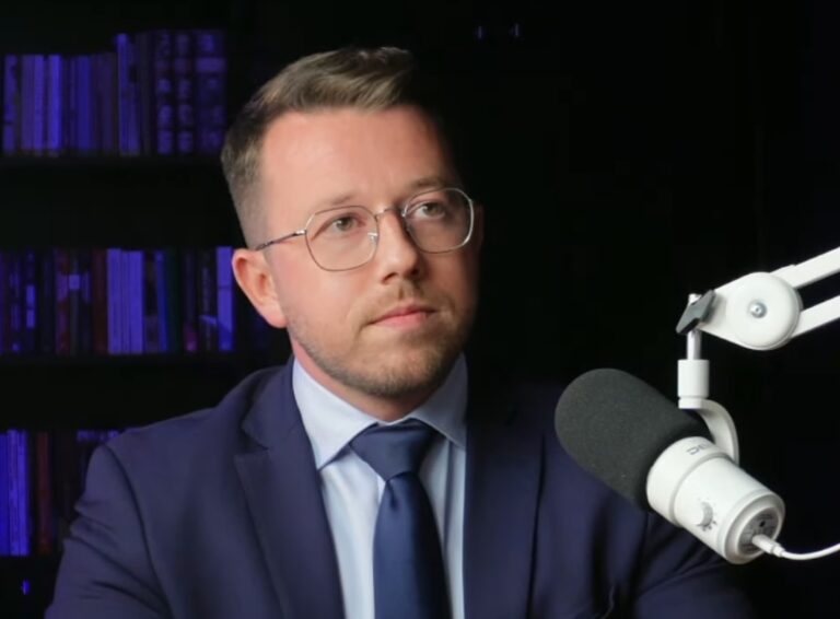 OUG care schimbă regulile în administrație! Ce spune avocatul Alex Dîlv despre noile modificări
