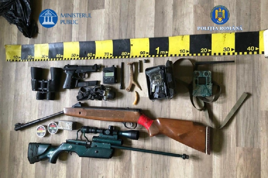 Operațiunea „JUPITER” în zona Gurahonț: Arme artizanale și țigări de contrabandă descoperite în urma perchezițiilor!