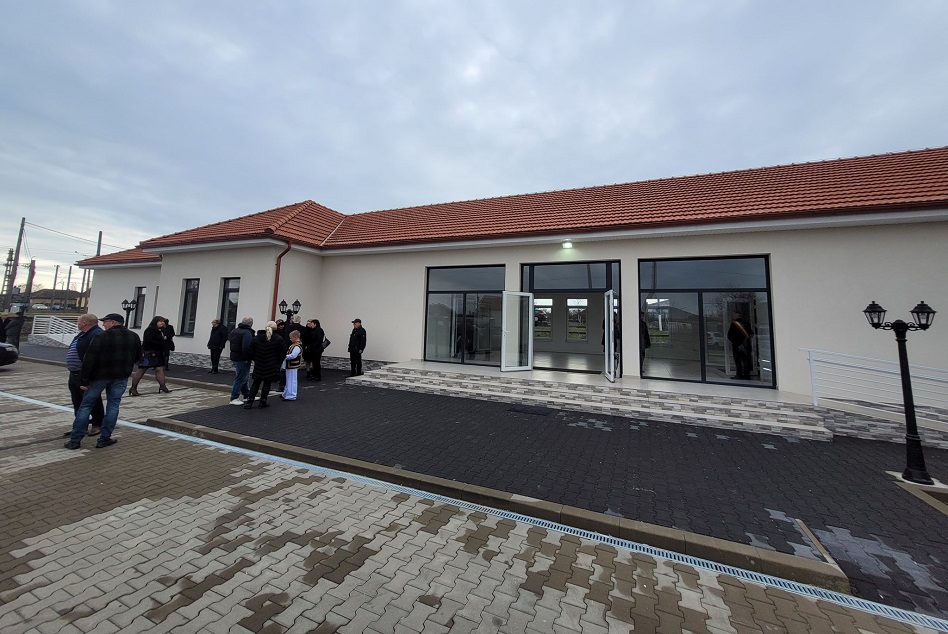 Nouă capelă sfințită în Sâmbăteni. Investiție realizată de Primăria Păuliș cu sprijinul Consiliului Județean Arad