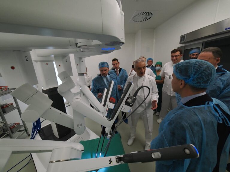 Chirurgia robotică devine realitate la Spitalul Municipal Cluj