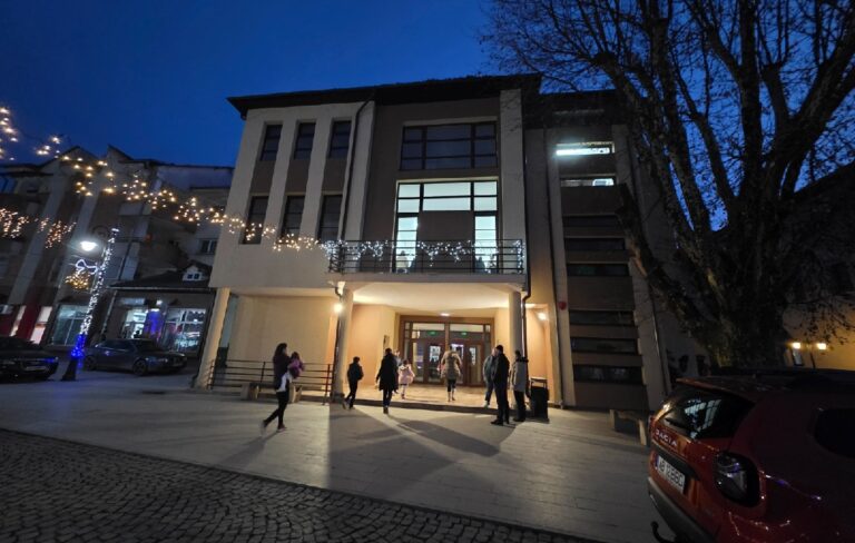 Câmpeni a trăit un moment special: inaugurarea Casei de Cultură „Avram Iancu”, un simbol al identității Țării Moților
