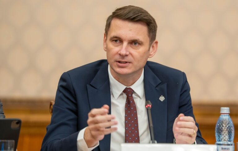 Mircea Abrudean: „Amânările repetate ale deciziei CCR nu pot deveni o strategie de blocaj”