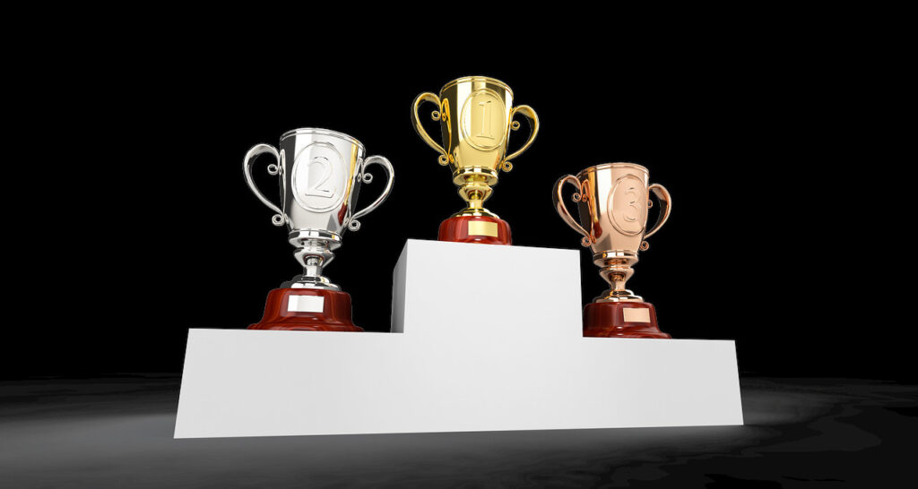 Elevii din Poieni, premiați pentru performanță. 52.200 lei alocați din bugetul local pentru rezultatele obținute la concursuri naționale