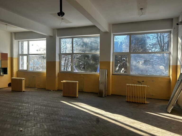 Lucrările de modernizare continuă la Liceul Teoretic „Octavian Goga” din Huedin
