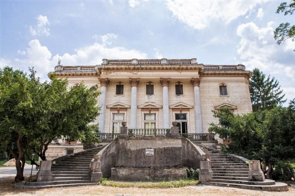 Castelul de la Căpâlnaș rămâne în proprietate privată: Consiliul Județean Arad nu a exercitat dreptul de preemțiune