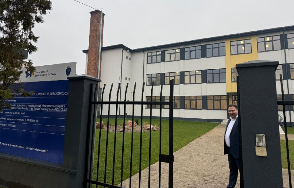 S-au recepționat lucrările de reabilitare la Liceul Teoretic „Constantin Șerban” din Aleșd, investiție realizată prin PNRR