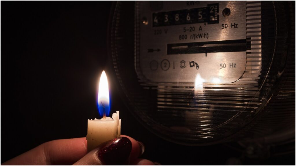 Zeci de mii de locuitori din județul Alba sunt încă lipsiți de curent electric: Sunt intervenții în desfășurare pentru reducerea efectelor avariilor!