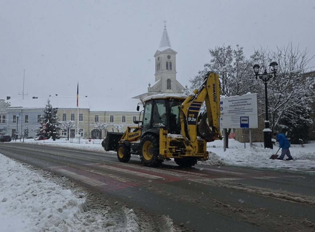 Primăria din Aiud anunță că se intervine susținut pentru deszăpezire și gestionarea situațiilor de urgență