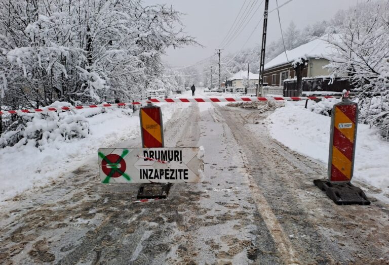 Drumul județean Julița – Mădrigești a fost redeschis circulației rutiere după intervențiile drumarilor!