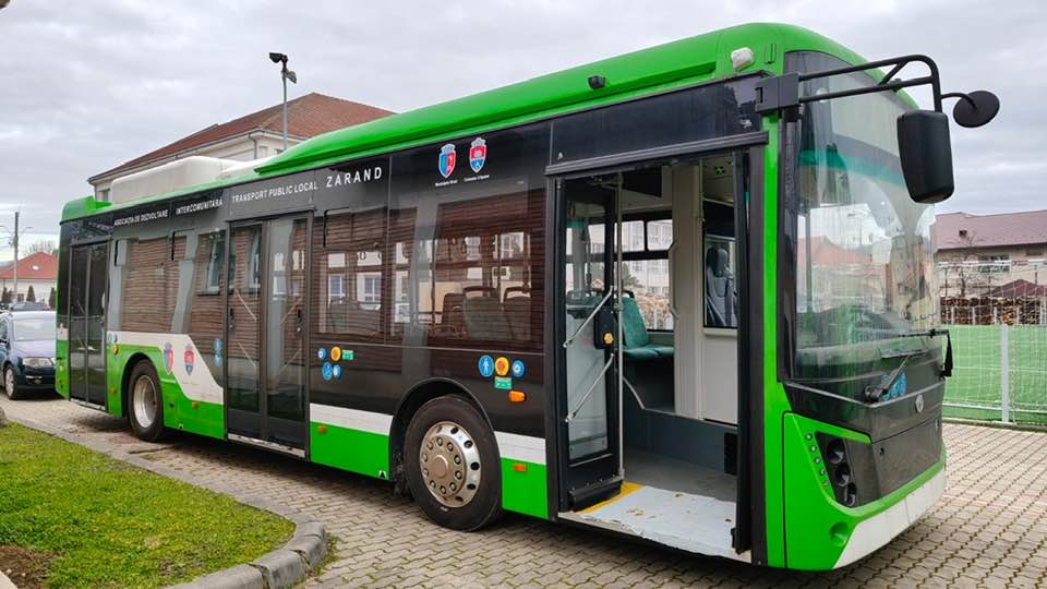 Autobuzele electrice au ajuns la Brad. Florin Cazacu anunță că autobuzele vor circula pe traseele: Brad-Valea Bradului, Brad-Crișcior-Zdrapți, Brad-Mesteacăn, Brad-Ruda-Brad