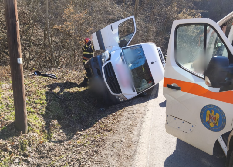 Accident pe DN 75 în județul Cluj: O șoferiță din Alba a intrat pe contrasens și a rănit o bunicuță