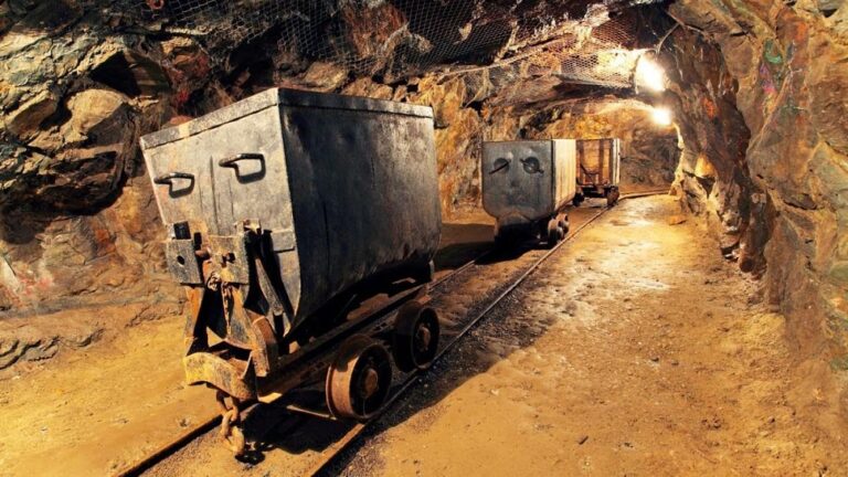 Comoara de la Valea Leucii: zăcăminte rare identificate în vechile mine din Bihor