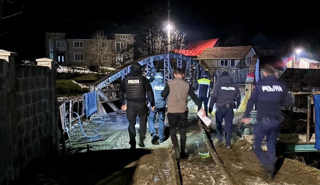 Acțiune a polițiștilor din Abrud la Roșia Montană: Zeci de persoane verificate și unele amendate!