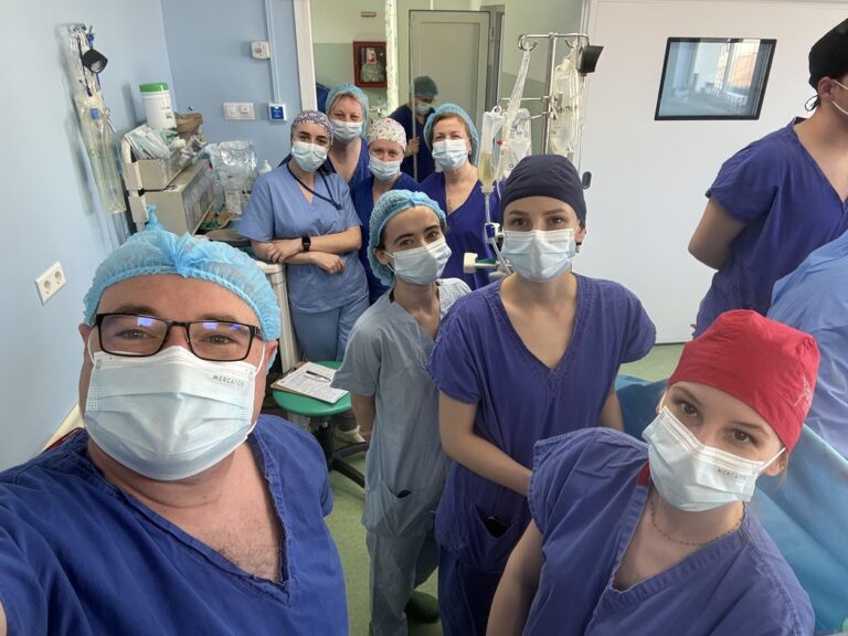 Medicii nu se opresc! Operație complexă în ciuda oboselii: Un nou transplant hepatic reușit la IRGH Cluj-Napoca