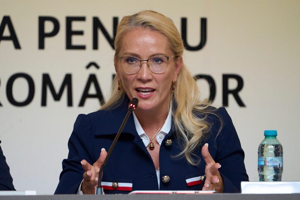 Scandal politic la Cluj pe tema elevilor chemați la Te Deum. Ramona Bruynseels către Corina Atanasiu: „Dacă îndepărtăm copiii de Biserică și de Dumnezeu, ce se va alege de societatea noastră?”