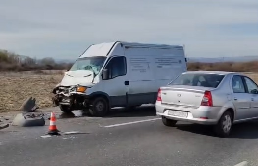 Accident rutier între Deva și Simeria. Pompierii au intervenit cu mai multe echipaje