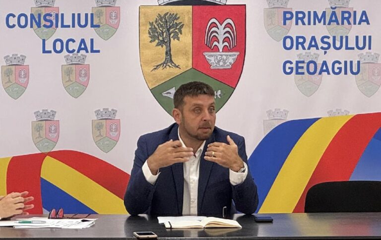 Scandal pe titlurile de proprietate în Hunedoara! Primarul din Geoagiu acuză blocaje la Prefectura Hunedoara