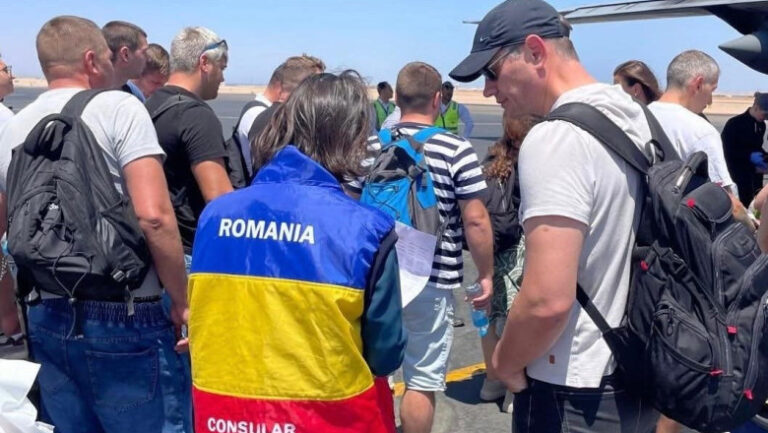 Aproape 200 de români blocați în Qatar au fost repatriați, după o operațiune logistică complicată