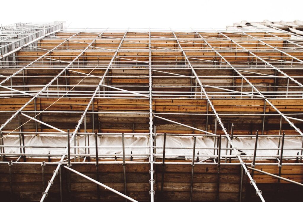 Localnic din Aghireșu prins în flagrant pentru furt de schelă metalică – prejudiciu recuperat integral