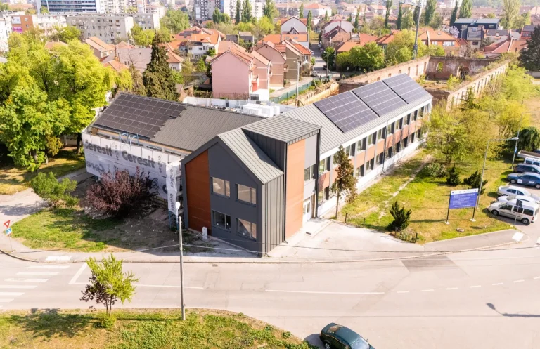 Liceul German din Oradea capătă o înfățișare modernă prin lucrări de reabilitare pe fonduri europene