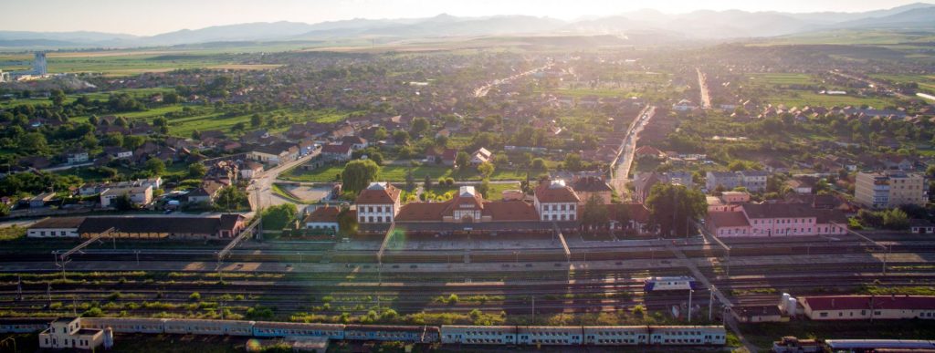 Restricții de circulație în Teiuș unde s-a închis temporar traficul rutier pe strada Horea