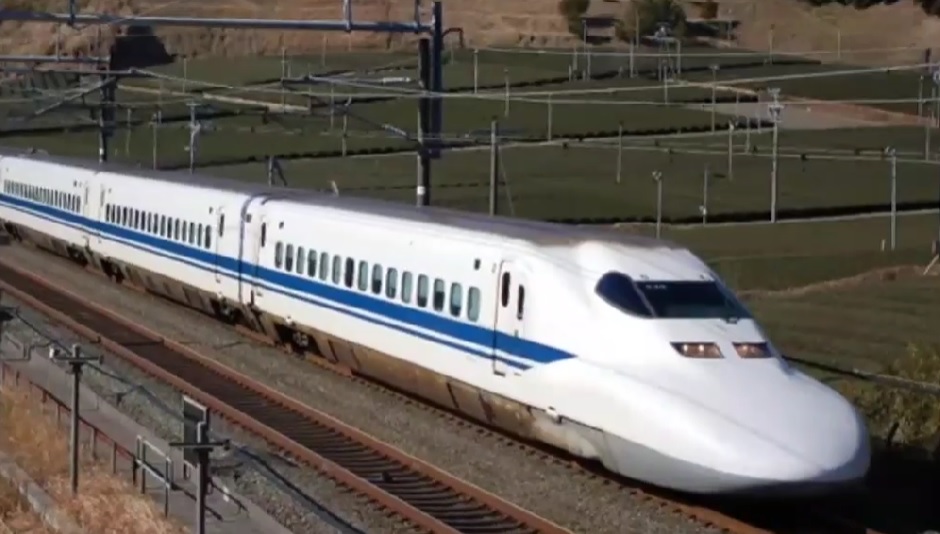 Trenuri de 400 km/h în România! De la Oradea, Timișoara sau Iași în mai puțin de două ore până la București!