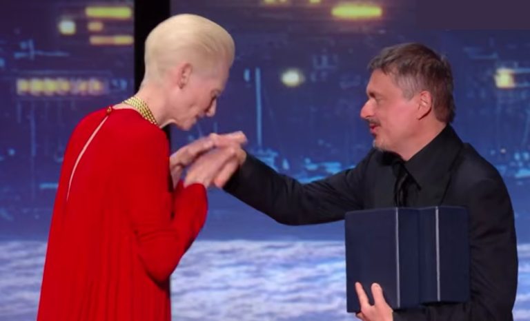 Cristian Mungiu câștigă al doilea Palme d’Or și intră în istoria cinematografiei europene (VIDEO)
